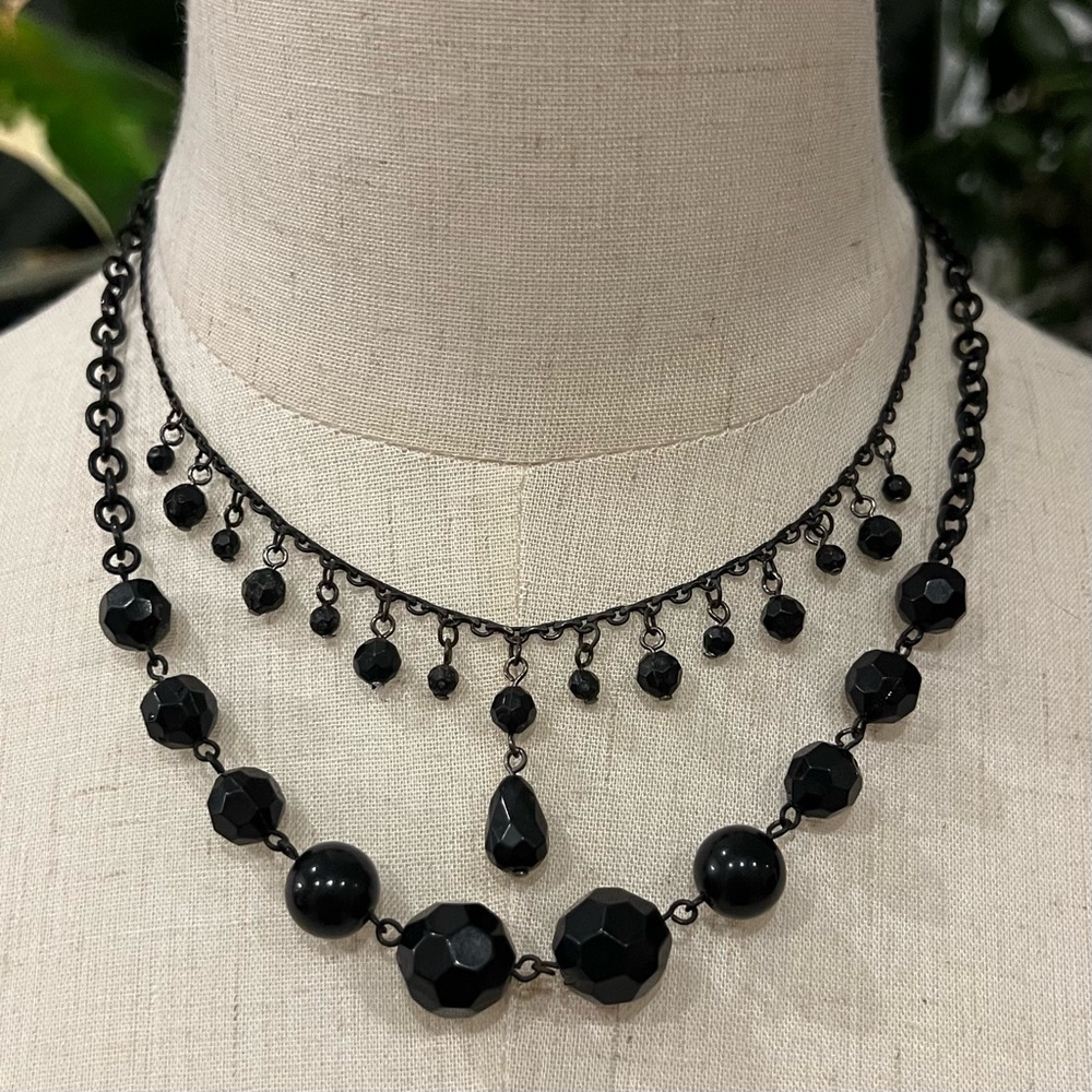 Black beaded necklace set
